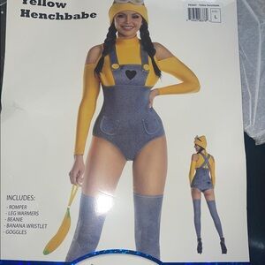 Party King Yellow Henchbabe Minion women Costume L NWT